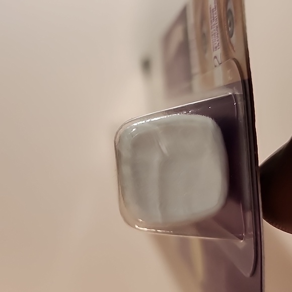 *Maybelline Falsies lash masks new - Picture 5 of 6